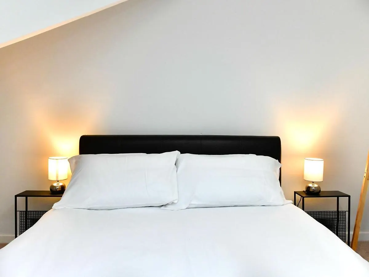 Pass The Keys Spacious 3 Bedroom Apartment Close To City Centre Cardiff 0*,  United Kingdom